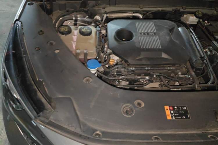Used Roewe RX5 2023 1.5T Elite Edition Engine Bay Right