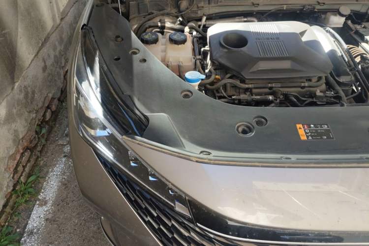 Used Roewe RX5 2023 1.5T Elite Edition Engine Bay Right