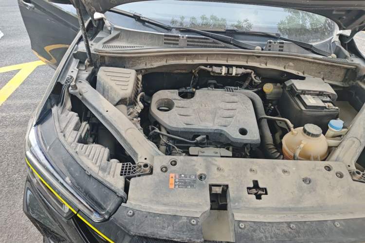 Used Roewe RX5 2023 PLUS 330TGI Automatic Trendsetting Smart Edition Engine Bay Right