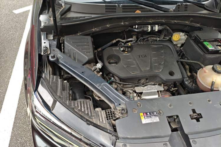 Used Roewe RX5 2023 PLUS 330TGI Automatic Trendsetting Smart Edition Engine Bay Right