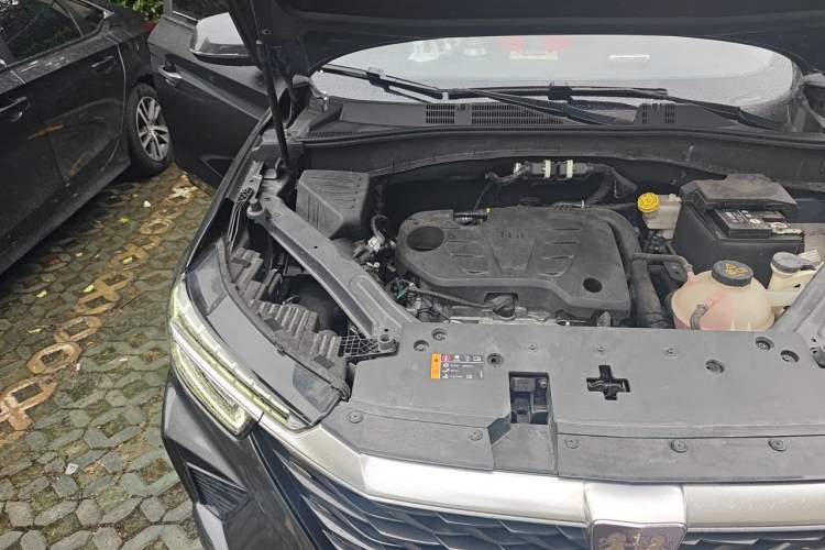 Used Roewe RX5 2023 PLUS 330TGI Automatic Trendsetting Smart Edition Engine Bay Right