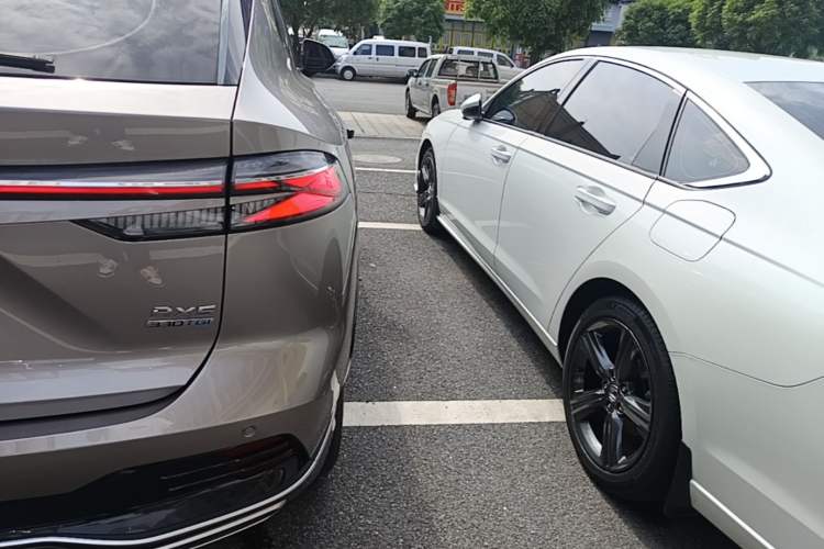 Used Roewe RX5 2023 1.5T Elite Edition Exterior 3