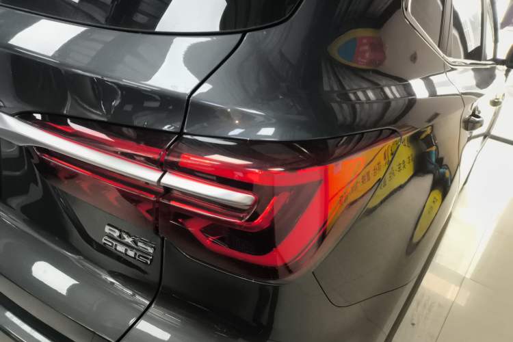 Used Roewe RX5 2023 PLUS 330TGI Automatic Trendsetting Smart Edition Exterior 3