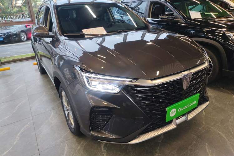 Used Roewe RX5 2023 PLUS 330TGI Automatic Trendsetting Smart Edition Front Right 45 Deg
