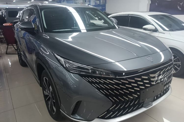 Used Roewe RX5 2023 1.5T Elite Edition Front Right 45 Deg