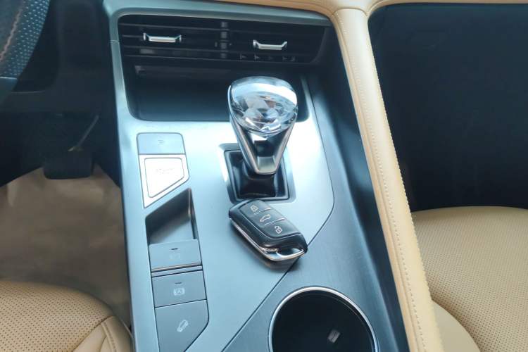 Used Roewe RX5 2023 1.5T Luxury Sliding-Screen Version Gear Lever