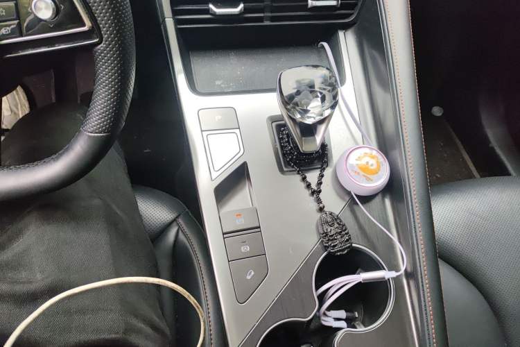 Used Roewe RX5 2023 1.5T Elite Edition Gear Lever