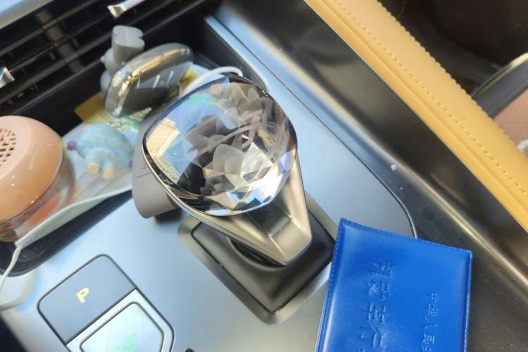 Used Roewe RX5 2023 1.5T Elite Edition Gear Lever