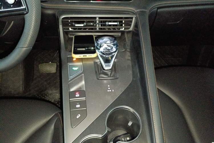 Used Roewe RX5 2023 1.5T Elite Edition Gear Lever