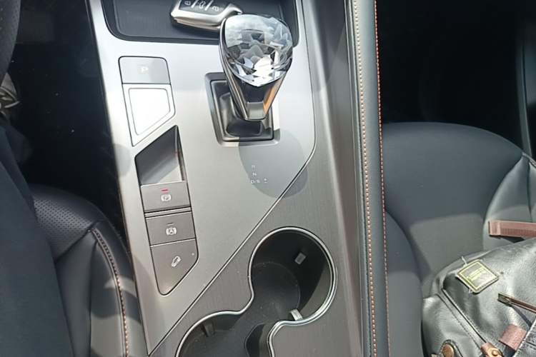 Used Roewe RX5 2023 1.5T Elite Edition Gear Lever