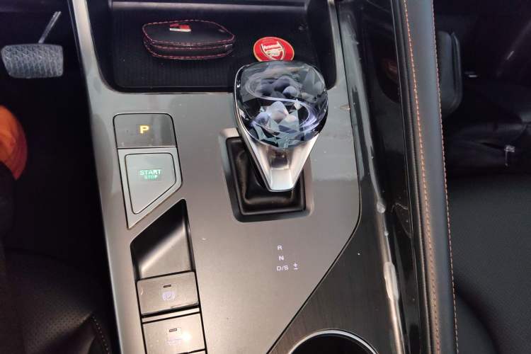 Used Roewe RX5 2023 1.5T Luxury Sliding-Screen Version Gear Lever