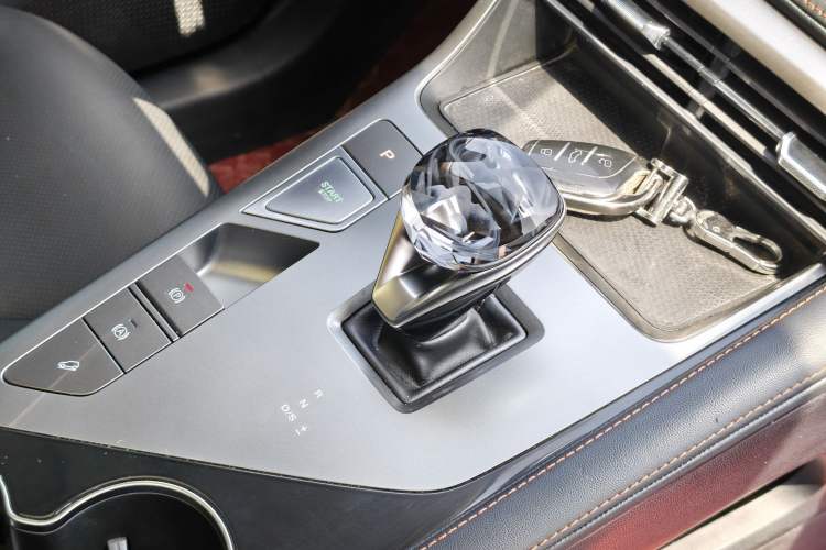 Used Roewe RX5 2023 1.5T Comfort Edition Gear Lever