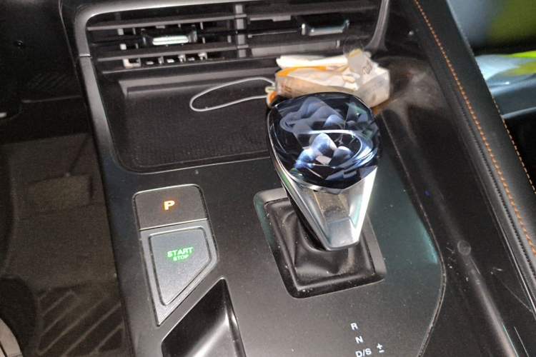 Used Roewe RX5 2023 1.5T Elite Edition Gear Lever