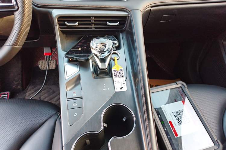 Used Roewe RX5 2023 1.5T Elite Edition Gear Lever