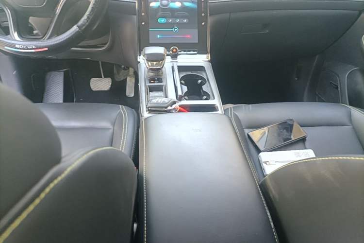 Used Roewe RX5 2023 PLUS 330TGI Automatic Trendsetting Smart Edition Gear Lever
