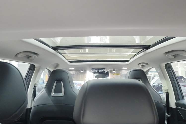 Used Roewe RX5 2023 1.5T Prestige Sliding-Screen Version Headliner