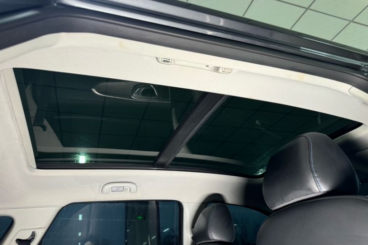 Used Roewe RX5 2023 PLUS 330TGI Automatic Trendsetting Smart Edition Headliner