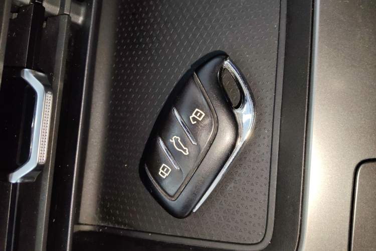 Used Roewe RX5 2023 1.5T Prestige Sliding-Screen Version Interior 1