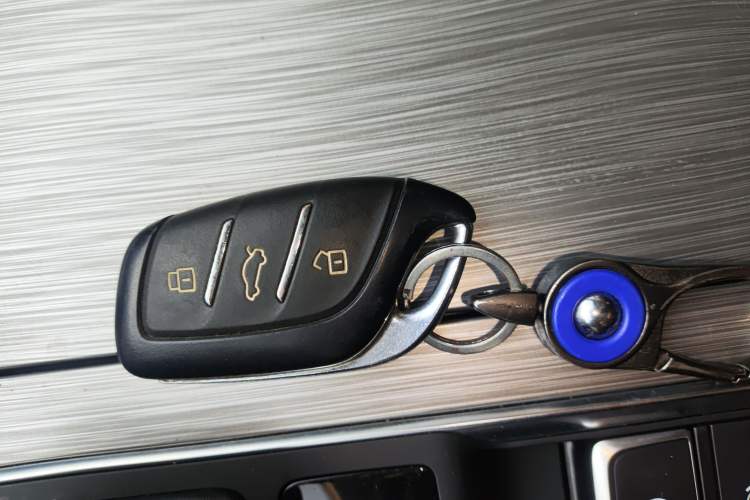 Used Roewe RX5 2023 PLUS 330TGI Automatic Trendsetting Smart Edition Interior 1