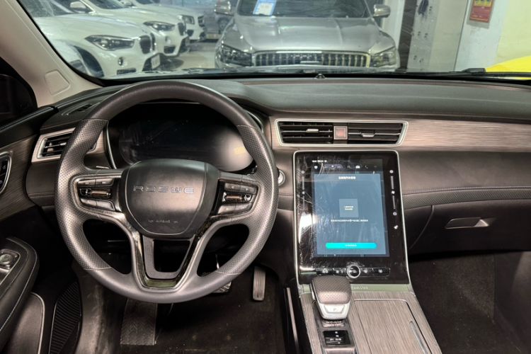 Used Roewe RX5 2023 PLUS 330TGI Automatic Trendsetting Smart Edition Interior 10