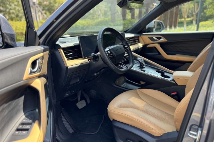 Used Roewe RX5 2023 1.5T Luxury Sliding-Screen Version Interior 2