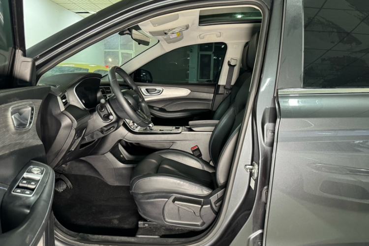 Used Roewe RX5 2023 PLUS 330TGI Automatic Trendsetting Smart Edition Interior 8