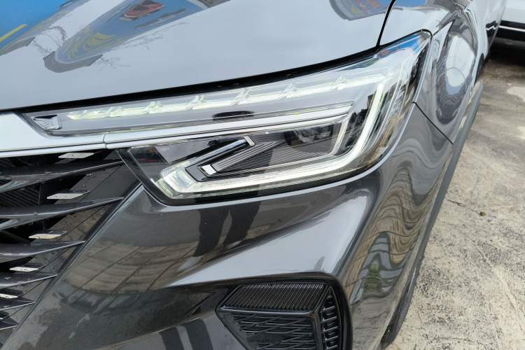 Used Roewe RX5 2023 PLUS 330TGI Automatic Trendsetting Smart Edition Left Front Headlight