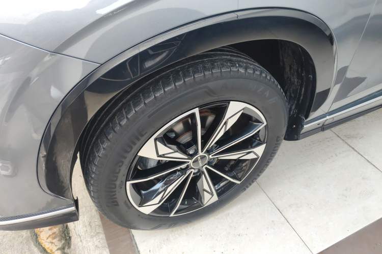 Used Roewe RX5 2023 1.5T Luxury Sliding-Screen Version Left Front Wheel Hub