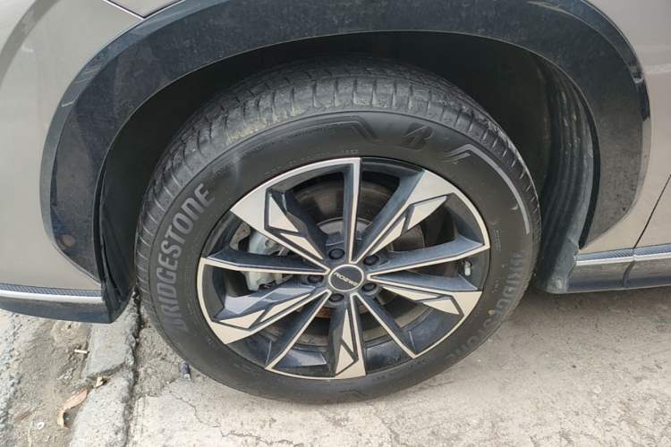 Used Roewe RX5 2023 1.5T Elite Edition Left Front Wheel Hub