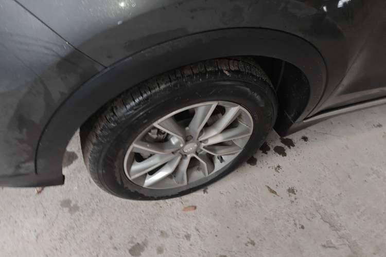 Used Roewe RX5 2023 PLUS 330TGI Automatic Trendsetting Smart Edition Left Front Wheel Hub