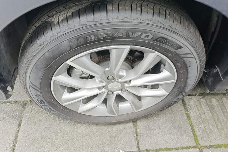 Used Roewe RX5 2023 PLUS 330TGI Automatic Trendsetting Smart Edition Left Front Wheel Hub