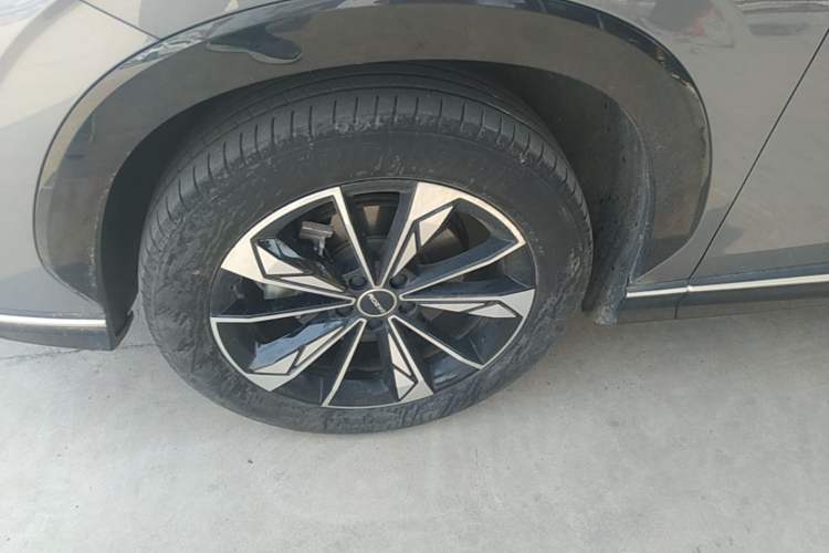 Used Roewe RX5 2023 1.5T Elite Edition Left Front Wheel Hub