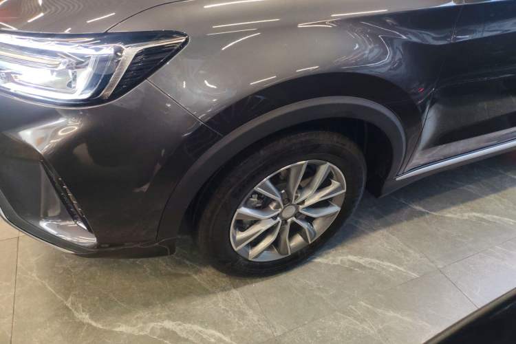 Used Roewe RX5 2023 PLUS 330TGI Automatic Trendsetting Smart Edition Left Front Wheel Hub