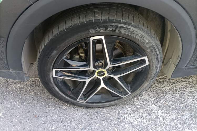 Used Roewe RX5 2023 PLUS 330TGI Automatic Trendsetting Smart Edition Left Front Wheel Hub