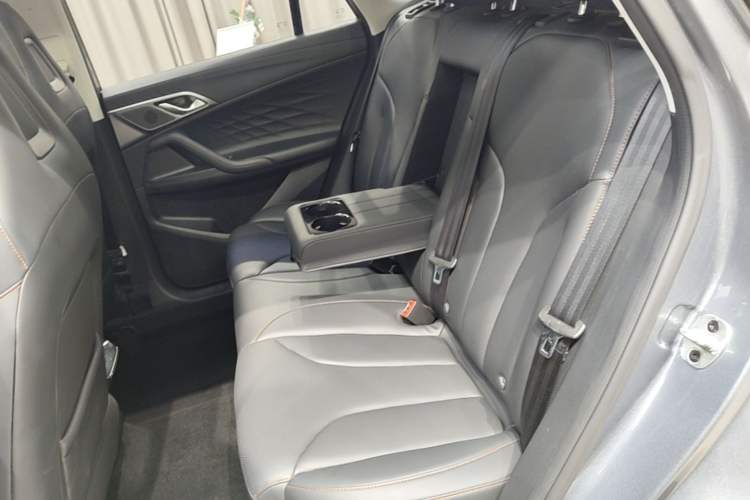 Used Roewe RX5 2023 1.5T Prestige Sliding-Screen Version Left Rear Seat