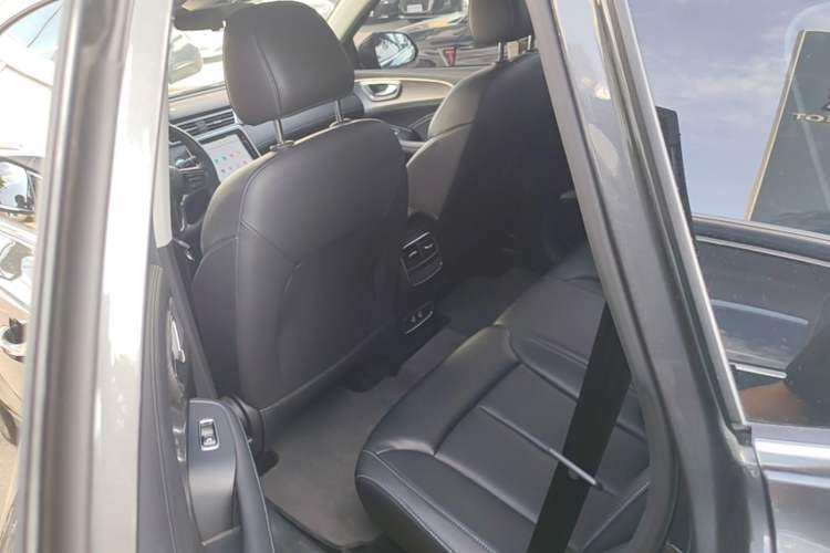Used Roewe RX5 2023 PLUS 330TGI Automatic Trendsetting Smart Edition Left Rear Seat