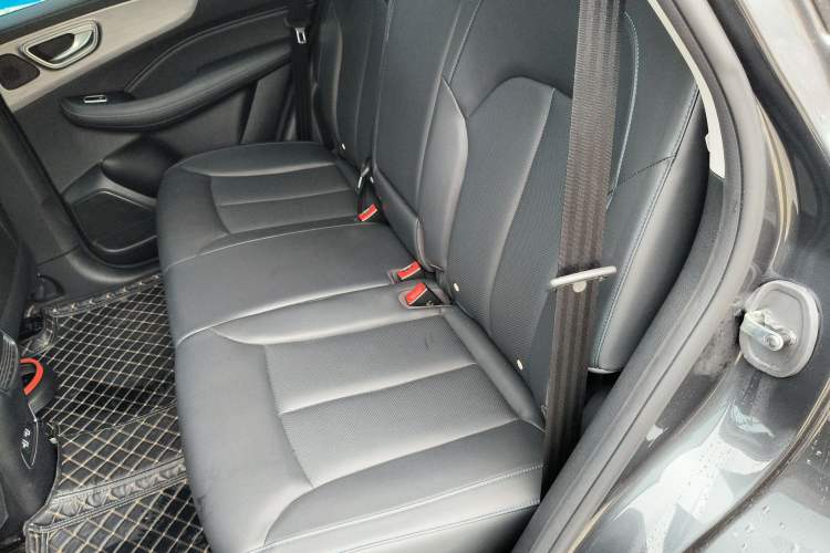 Used Roewe RX5 2023 PLUS 330TGI Automatic Trendsetting Smart Edition Left Rear Seat