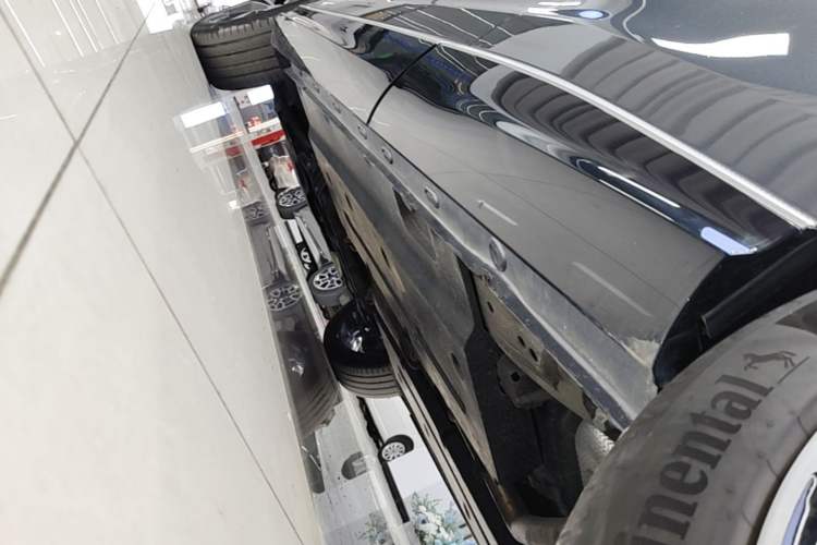 Used Roewe RX5 2023 1.5T Prestige Sliding-Screen Version Left Side Sill