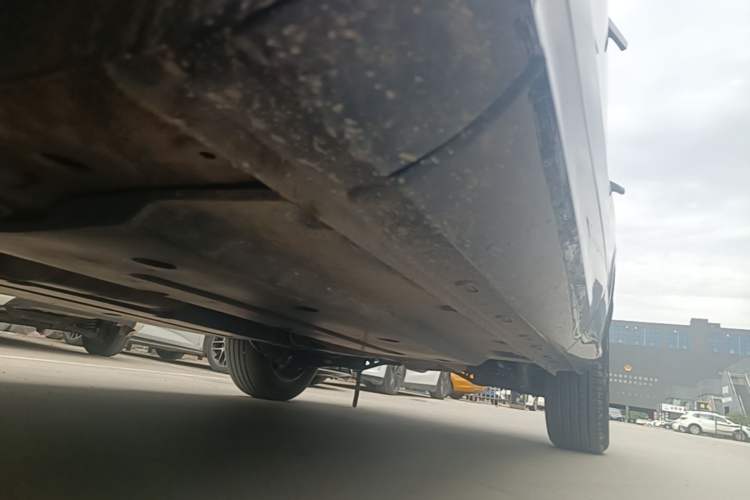 Used Roewe RX5 2023 1.5T Prestige Sliding-Screen Version Left Side Sill