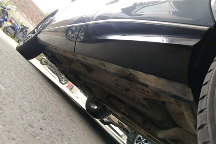 Used Roewe RX5 2023 1.5T Luxury Sliding-Screen Version Left Side Sill