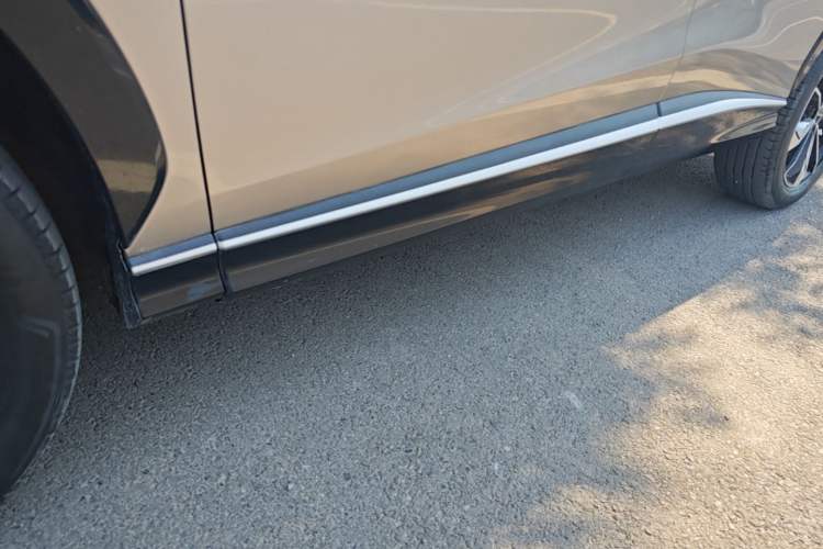 Used Roewe RX5 2023 1.5T Elite Edition Left Side Sill
