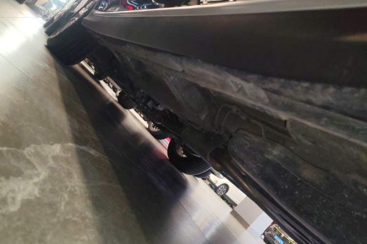 Used Roewe RX5 2023 PLUS 330TGI Automatic Trendsetting Smart Edition Left Side Sill