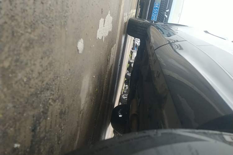 Used Roewe RX5 2023 1.5T Luxury Sliding-Screen Version Left Side Sill