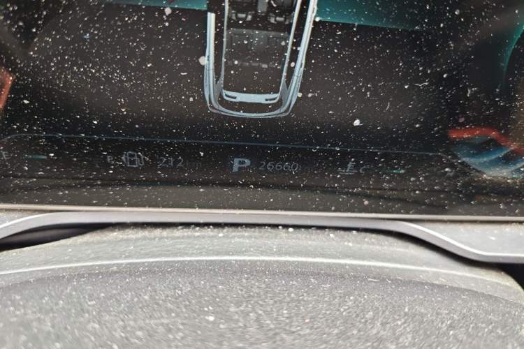 Used Roewe RX5 2023 PLUS 330TGI Automatic Trendsetting Smart Edition Odometer Close Up