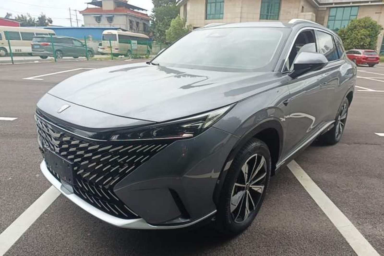 Фото Roewe с площадки