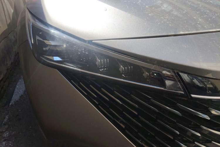Used Roewe RX5 2023 1.5T Elite Edition Right Front Headlight