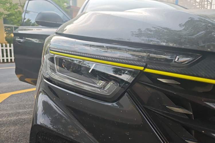 Used Roewe RX5 2023 PLUS 330TGI Automatic Trendsetting Smart Edition Right Front Headlight