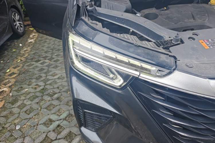 Used Roewe RX5 2023 PLUS 330TGI Automatic Trendsetting Smart Edition Right Front Headlight