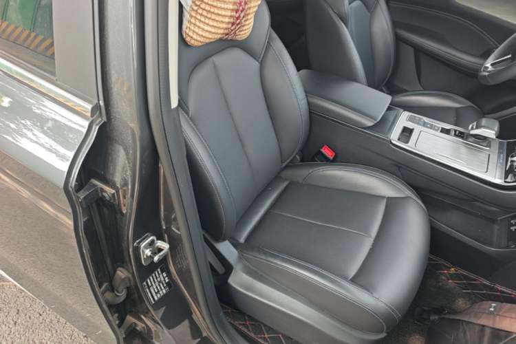 Used Roewe RX5 2023 PLUS 330TGI Automatic Trendsetting Smart Edition Right Front Seat