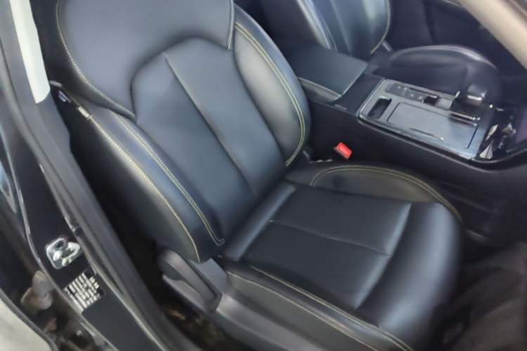 Used Roewe RX5 2023 PLUS 330TGI Automatic Trendsetting Smart Edition Right Front Seat